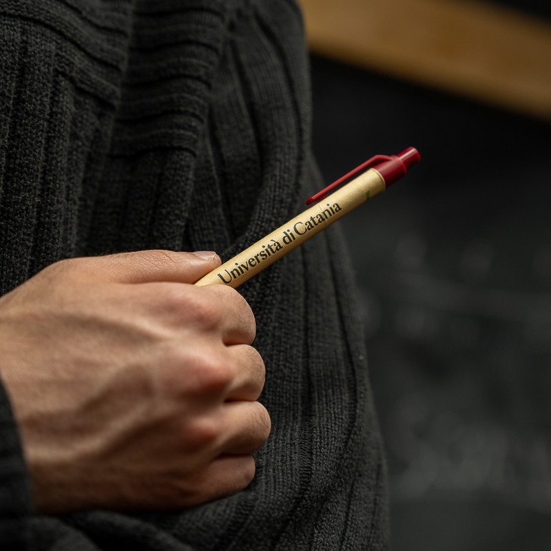 Penna a sfera rossa